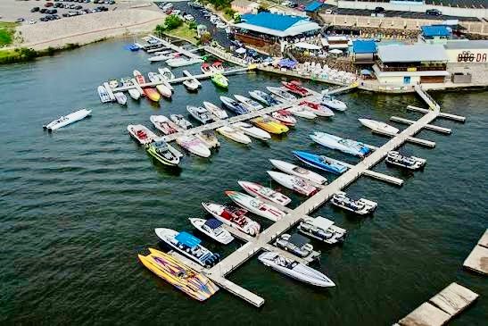 Go Fast boats lining up the docks, Lake Life!